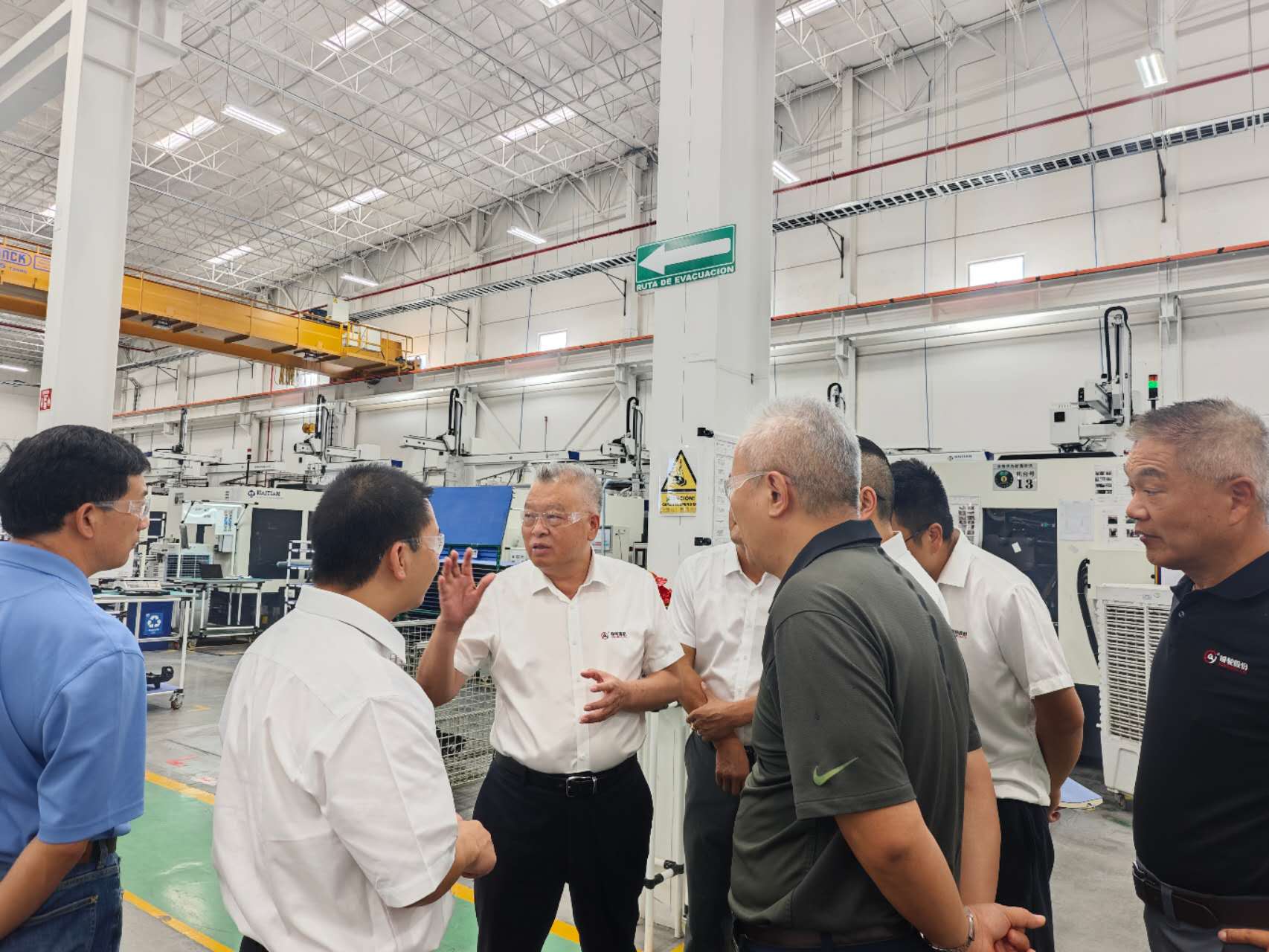 董事長徐小敏一行蒞臨墨西哥工廠指導(dǎo)工作